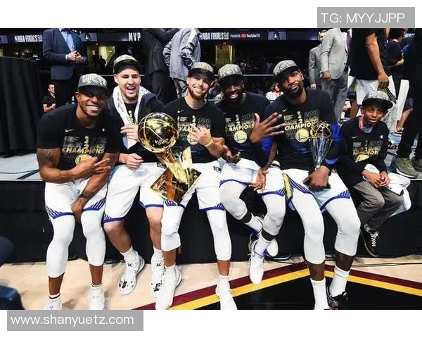 2015年NBA勇士与国王的激烈对决回顾与精彩瞬间分析 2015年NBA勇士与国王的激烈对决回顾与精彩瞬间分析